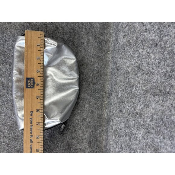 Gucci Beauty Cosmetic Bag Metallic Makeup Pouch Travel Case Purse Organizer - Picture 3 of 6